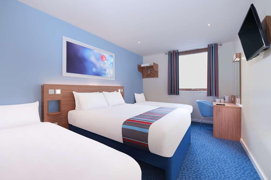 Travelodge Cameron Toll Hotel Эдинбург Номер фото