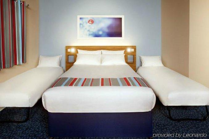 Travelodge Cameron Toll Hotel Эдинбург Экстерьер фото