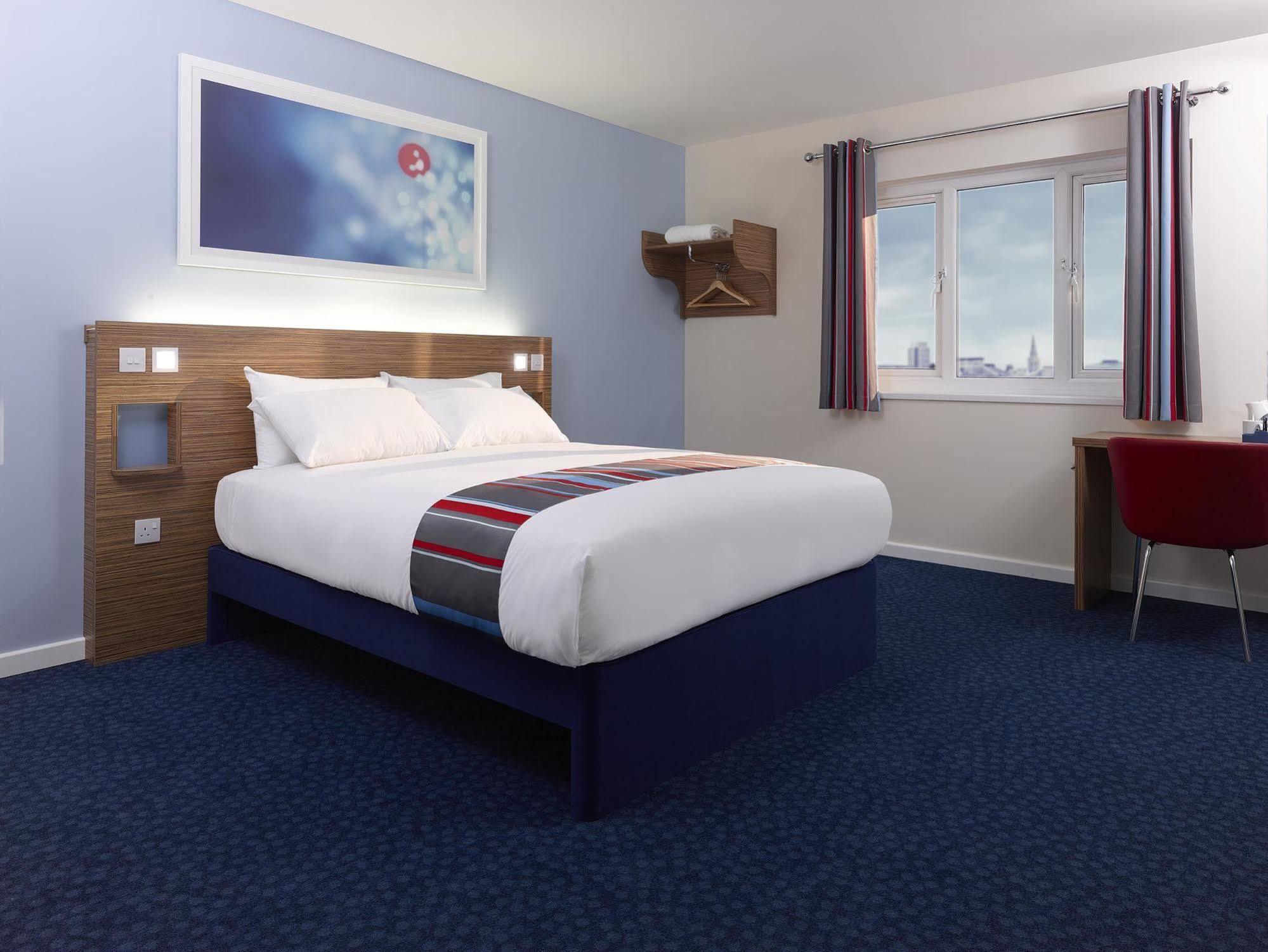 Travelodge Cameron Toll Hotel Эдинбург Экстерьер фото
