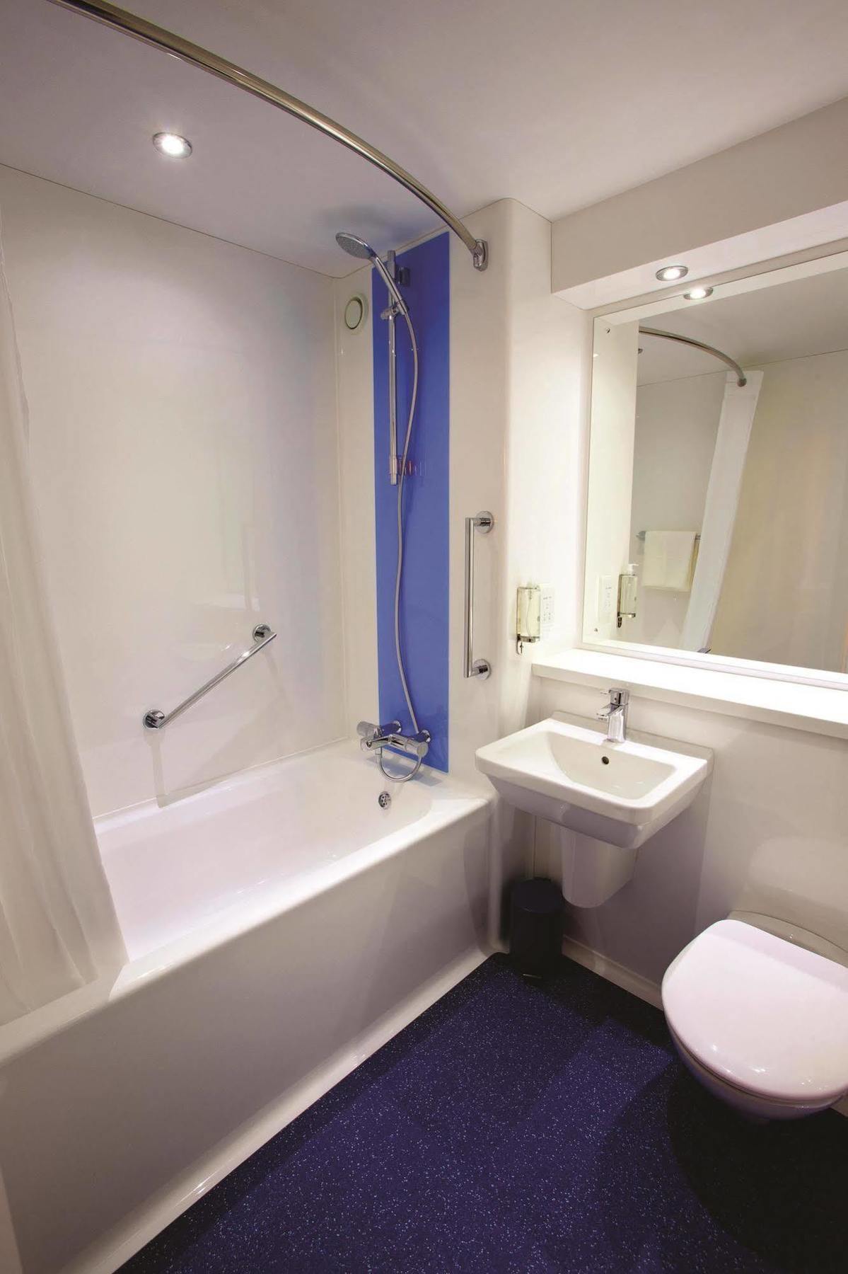 Travelodge Cameron Toll Hotel Эдинбург Экстерьер фото